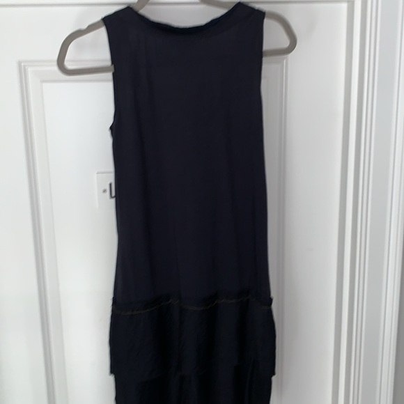 XS-Ann Taylor Loft sleeveless navy dress with bottom tier & gold accent - Picture 4 of 5